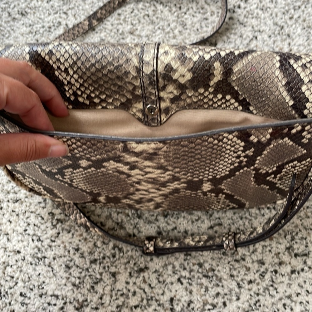 Banana Republic snakeskin Italian leather shoulder bag - Picture 7 of 8